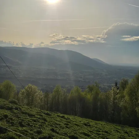 Utulna V Beskydech S Krbem A Vyhledy Hrádek